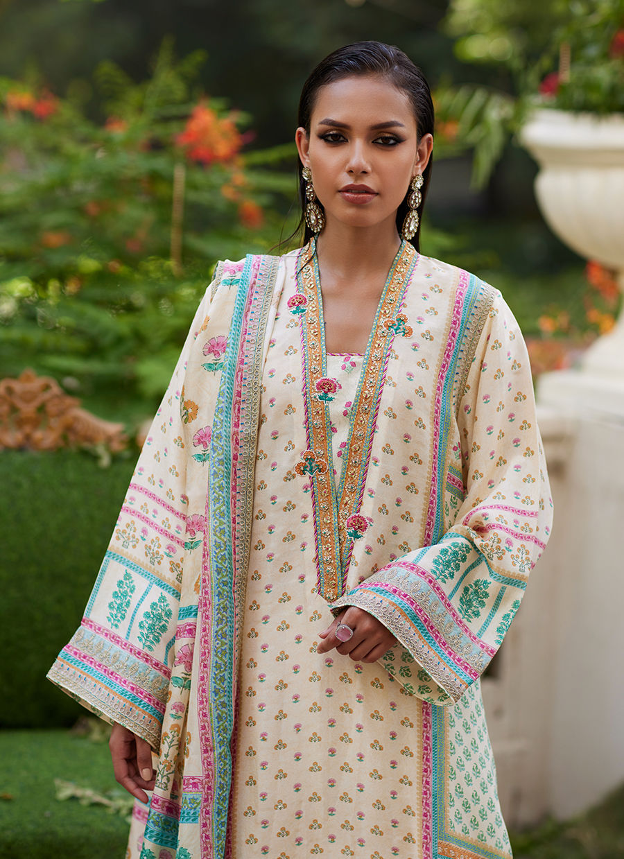 Nural Ivory Kurta And Dupatta Farah Talib Aziz