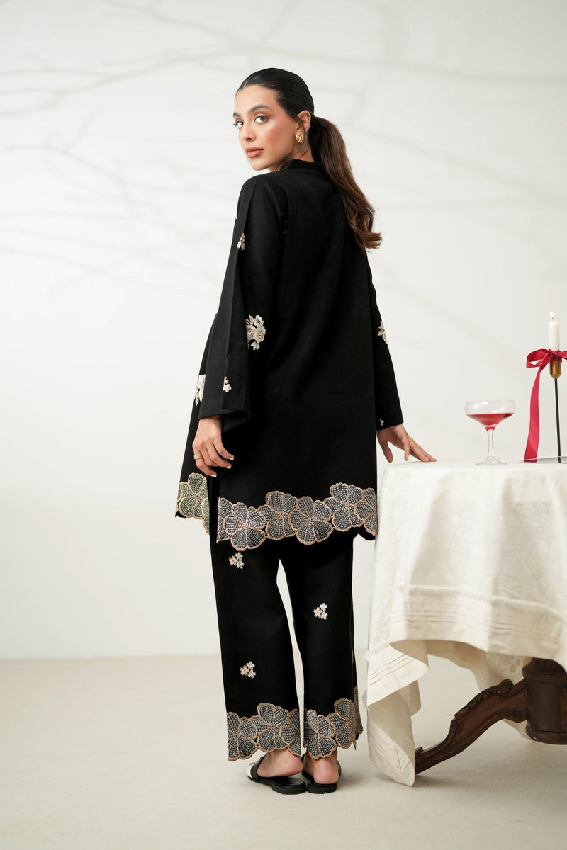 BLACK LUXURY EMBROIDERED FALL SET (NPA2-24317)